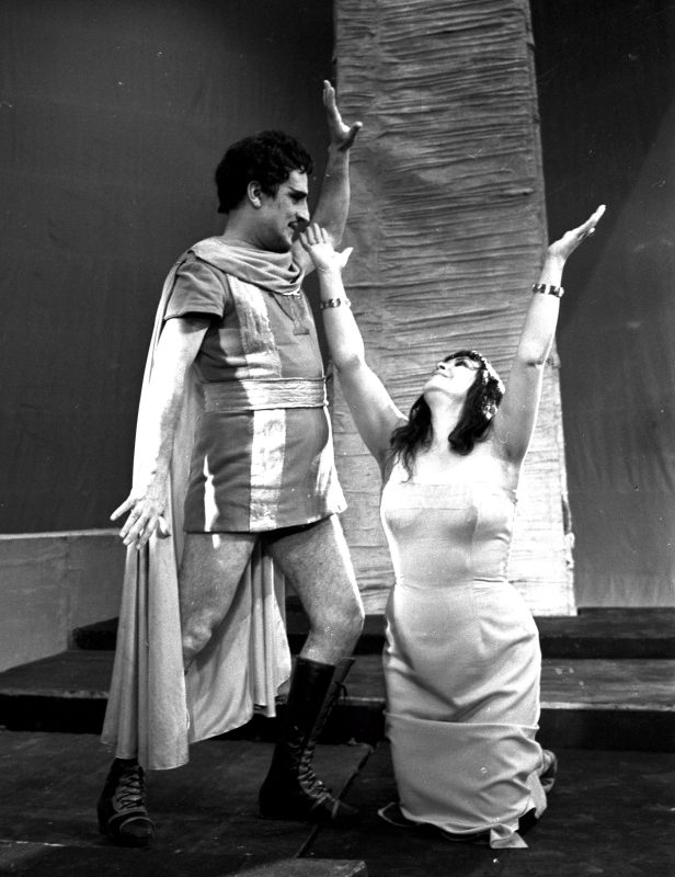 File:U.Şekspir-Antoni ve Kleopatra-ADADT.1964.Rej-T.Kazımov.Rəs-T.Salahov.Antoni-A.Zeynalov.Kleopatra-H.Qurbanova-2.jpg